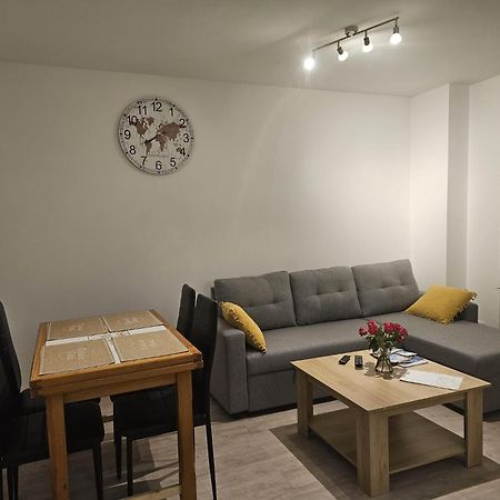 Joli Appartement En Face De Lac Nantua Exterior foto