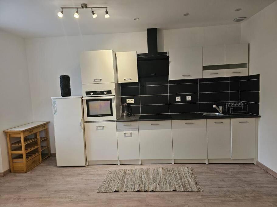 Joli Appartement En Face De Lac Nantua Exterior foto